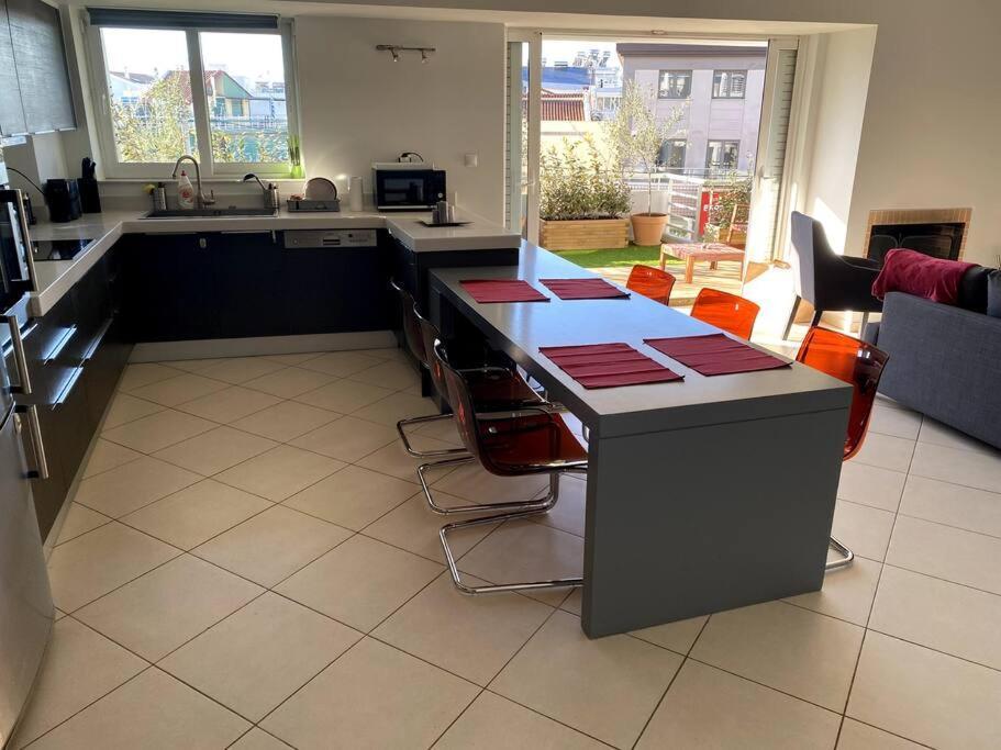 Spacious And Sunkissed 3Br & 2 Bathrooms Apartment أثينا المظهر الخارجي الصورة