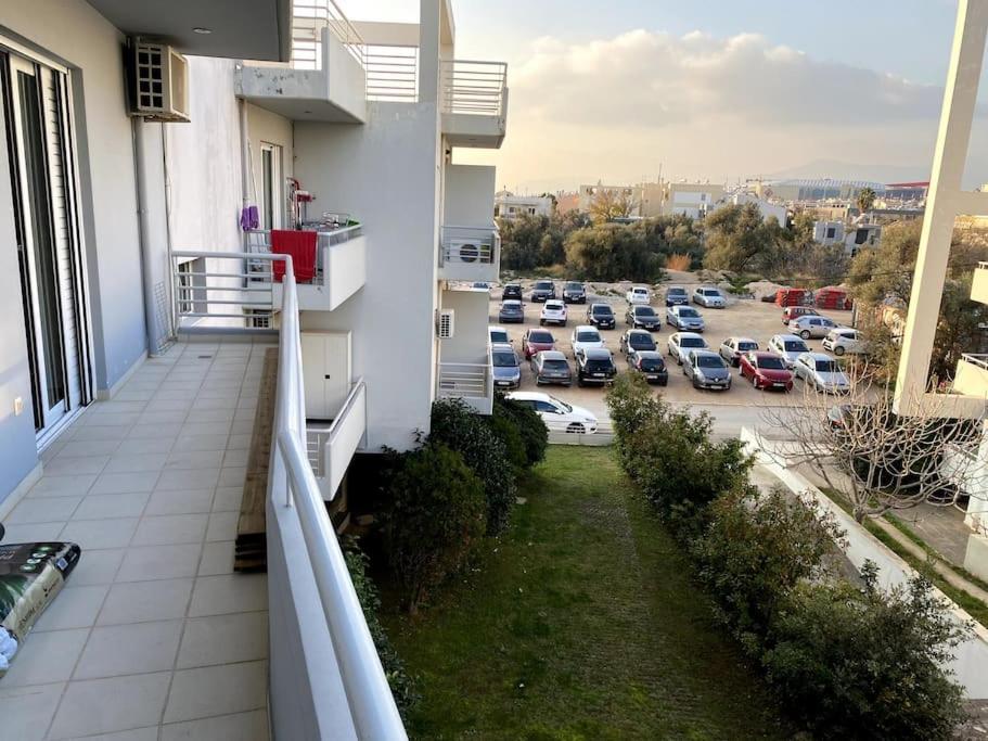 Spacious And Sunkissed 3Br & 2 Bathrooms Apartment أثينا المظهر الخارجي الصورة