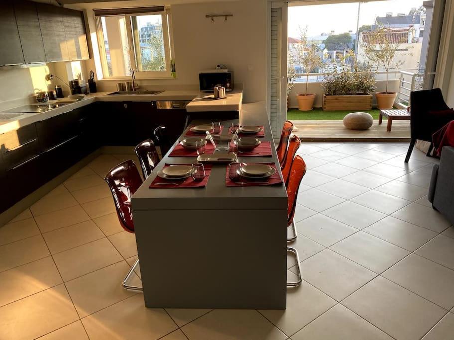 Spacious And Sunkissed 3Br & 2 Bathrooms Apartment أثينا المظهر الخارجي الصورة