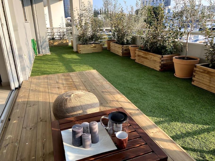 Spacious And Sunkissed 3Br & 2 Bathrooms Apartment أثينا المظهر الخارجي الصورة