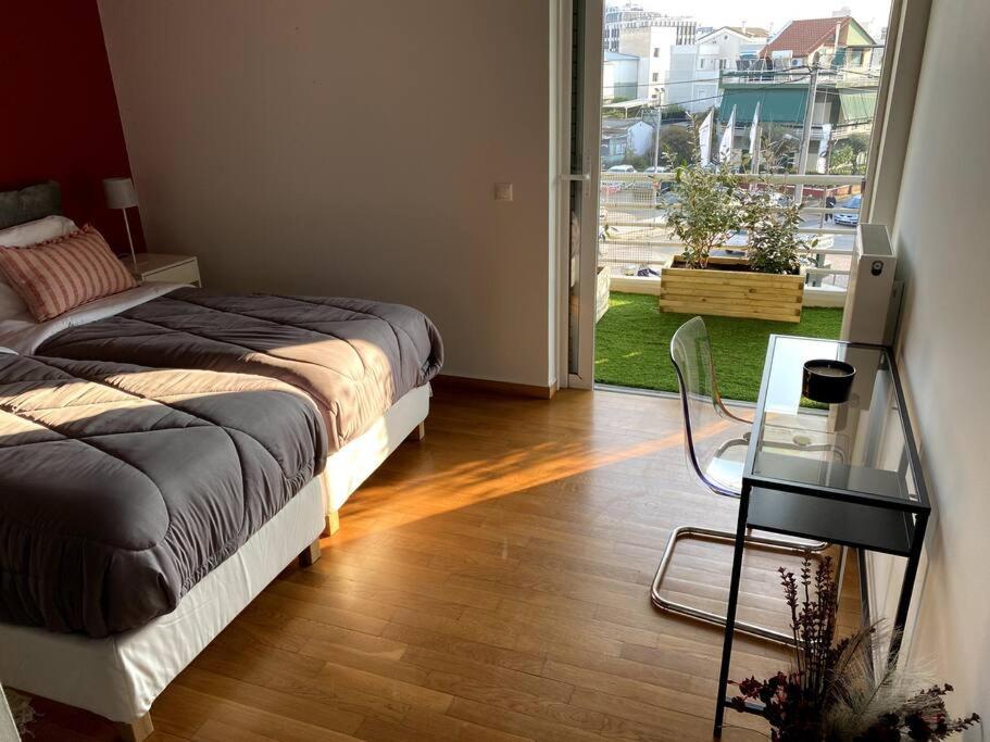 Spacious And Sunkissed 3Br & 2 Bathrooms Apartment أثينا المظهر الخارجي الصورة