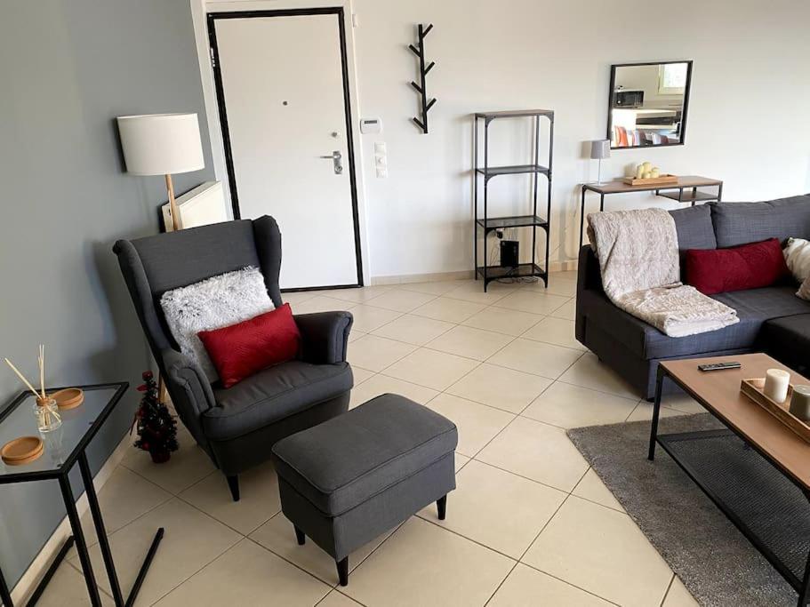 Spacious And Sunkissed 3Br & 2 Bathrooms Apartment أثينا المظهر الخارجي الصورة