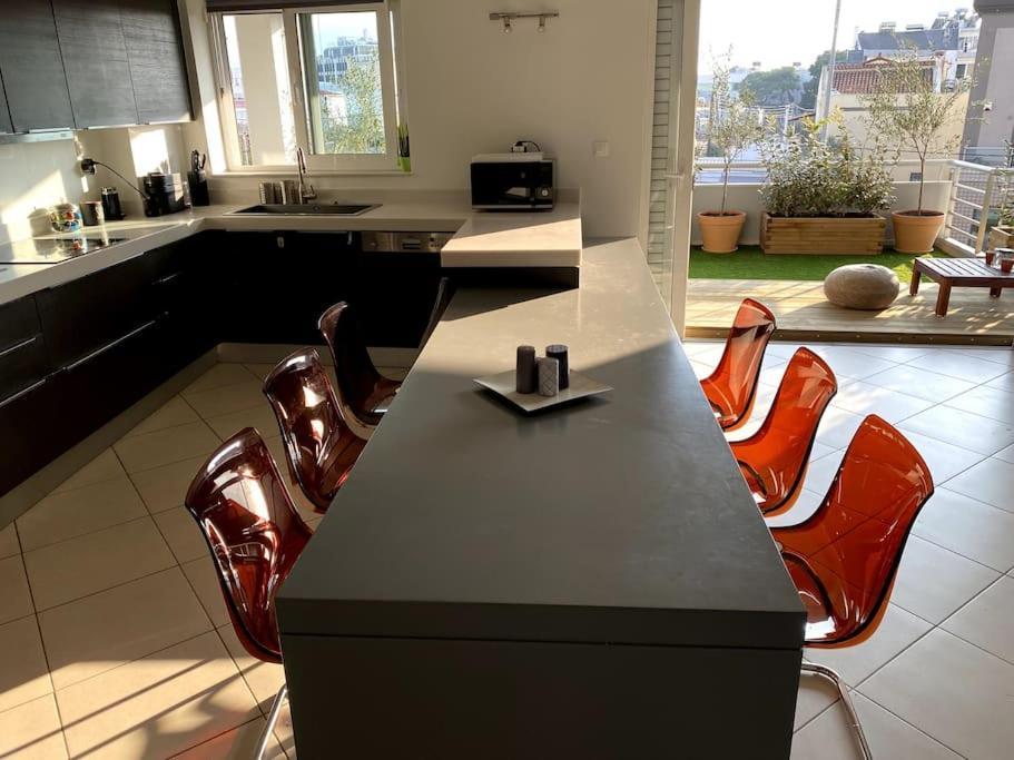 Spacious And Sunkissed 3Br & 2 Bathrooms Apartment أثينا المظهر الخارجي الصورة